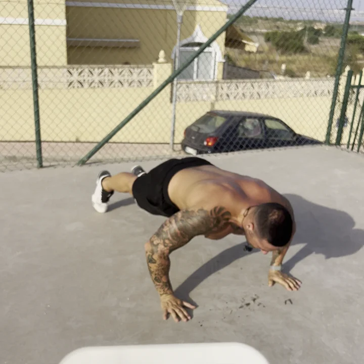 5 Flexiones tocando rodilla